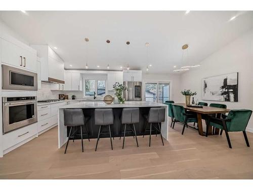 2104 Urbana Road Nw, Calgary, AB - Indoor Photo Showing Kitchen With Stainless Steel Kitchen With Upgraded Kitchen