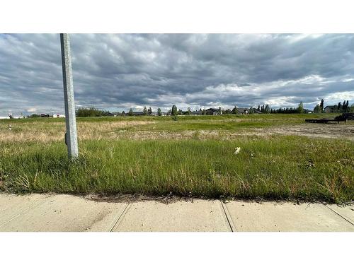 400 Shantz Drive, Didsbury, AB 