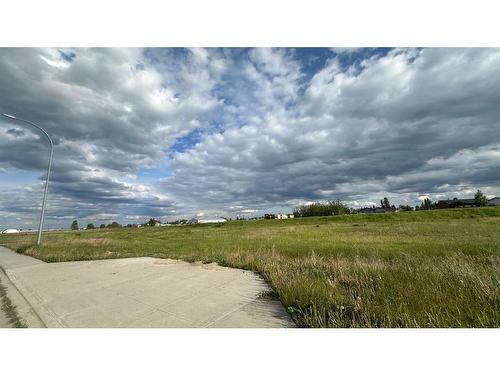 400 Shantz Drive, Didsbury, AB 