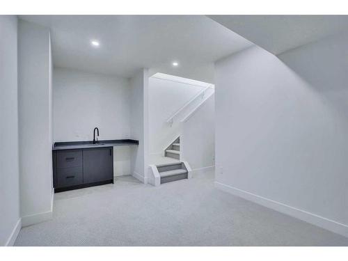 1802 19 Avenue Nw, Calgary, AB - Indoor Photo Showing Other Room