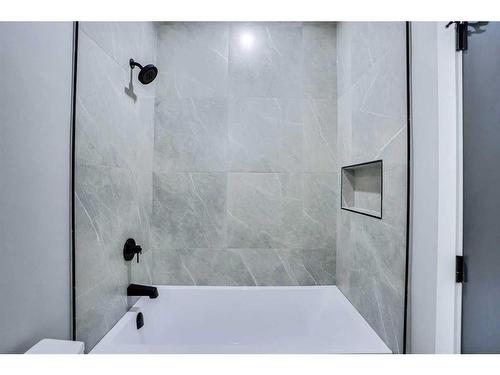 1802 19 Avenue Nw, Calgary, AB - Indoor Photo Showing Bathroom