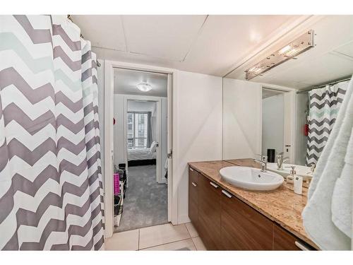 901-1110 11 Street Sw, Calgary, AB - Indoor Photo Showing Bathroom
