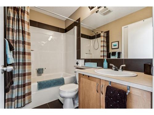 80 Auburn Bay View Se, Calgary, AB - Indoor Photo Showing Bathroom