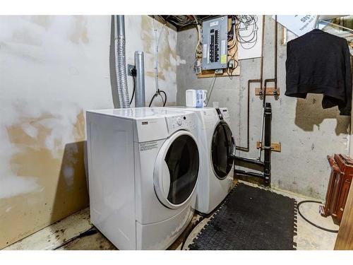 3324 60 Street Ne, Calgary, AB - Indoor Photo Showing Laundry Room