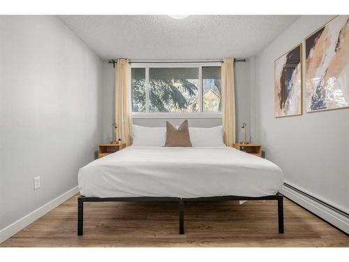 101-313 20 Avenue Sw, Calgary, AB - Indoor Photo Showing Bedroom
