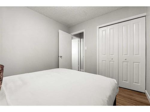 101-313 20 Avenue Sw, Calgary, AB - Indoor Photo Showing Bedroom