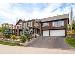 86 Slopes Point SW Calgary, AB T3H 3Y6