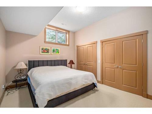 86 Slopes Point Sw, Calgary, AB - Indoor Photo Showing Bedroom