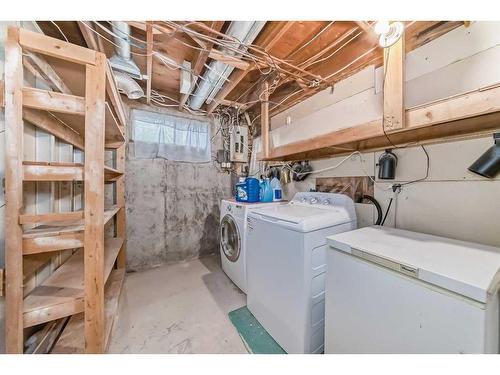 625 Aboyne Crescent Ne, Calgary, AB - Indoor Photo Showing Laundry Room