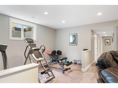 65 Galway Crescent Sw, Calgary, AB - Indoor Photo Showing Gym Room