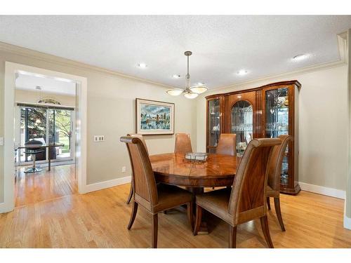 3-68 Baycrest Place Sw, Calgary, AB - Indoor Photo Showing Dining Room