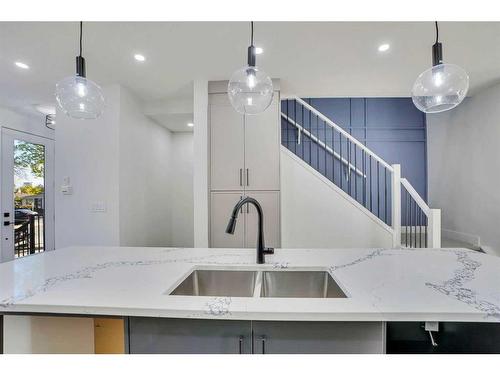 2007 17 Street Nw, Calgary, AB - Indoor Photo Showing Kitchen With Double Sink With Upgraded Kitchen