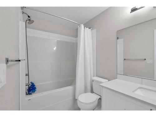 305 Sage Meadows Gardens Nw, Calgary, AB - Indoor Photo Showing Bathroom
