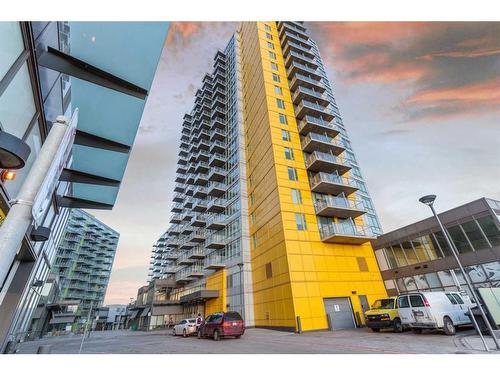 708-3820 Brentwood Road Nw, Calgary, AB - Outdoor With Balcony With Facade