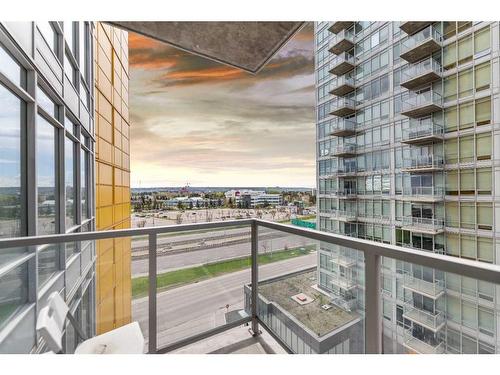 708-3820 Brentwood Road Nw, Calgary, AB - Outdoor With Balcony With Exterior