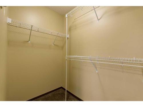 167 89 Street Sw, Calgary, AB - Indoor With Storage