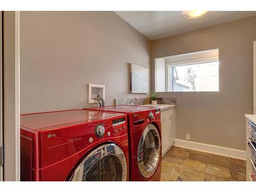 1316 34 Avenue Sw, Calgary, AB - Indoor Photo Showing Laundry Room
