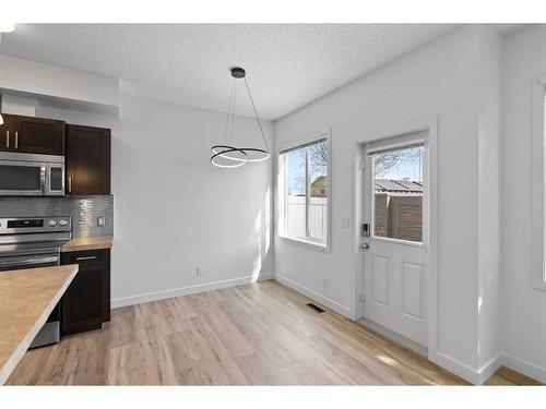 38 Sage Hill Common Nw, Calgary, AB - Indoor Photo Showing Kitchen