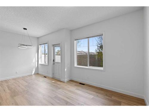 38 Sage Hill Common Nw, Calgary, AB - Indoor Photo Showing Other Room