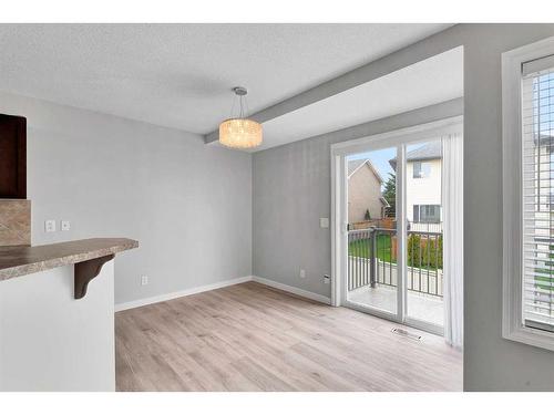 81 Royal Crest View Nw, Calgary, AB - Indoor