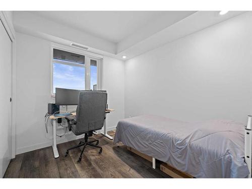 405-1107 Gladstone Road Nw, Calgary, AB - Indoor Photo Showing Bathroom