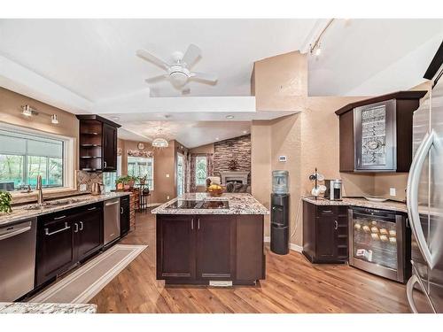 271214 Range Road 13 Nw, Airdrie, AB - Indoor Photo Showing Kitchen