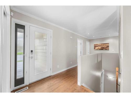 112 Woodside Bay Sw, Calgary, AB - Indoor Photo Showing Other Room