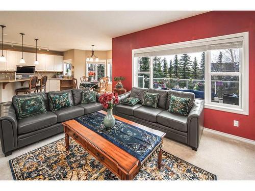 24 Discovery Ridge Rise Sw, Calgary, AB - Indoor Photo Showing Living Room