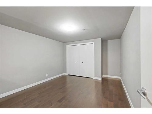 111-235 9A Street Nw, Calgary, AB - Indoor Photo Showing Other Room