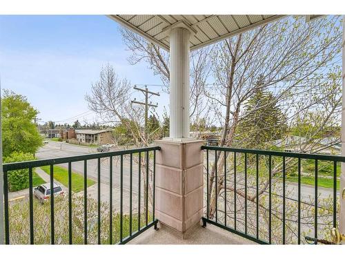 302-910 70 Avenue Sw, Calgary, AB - Outdoor With Balcony With Exterior