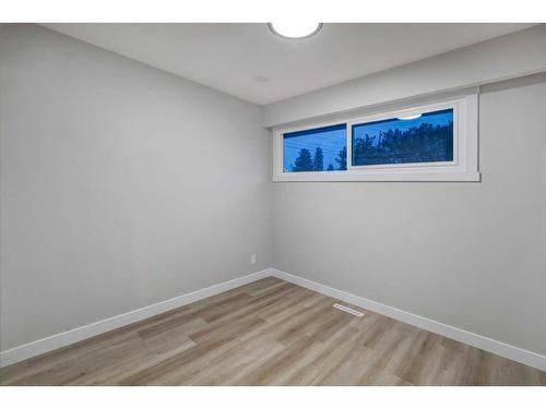 4 Van Horne Crescent Ne, Calgary, AB - Indoor Photo Showing Other Room