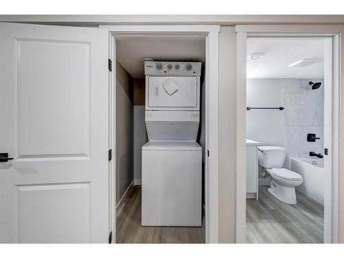 4 Van Horne Crescent Ne, Calgary, AB - Indoor Photo Showing Laundry Room