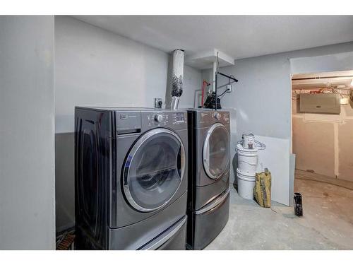 4 Van Horne Crescent Ne, Calgary, AB - Indoor Photo Showing Laundry Room