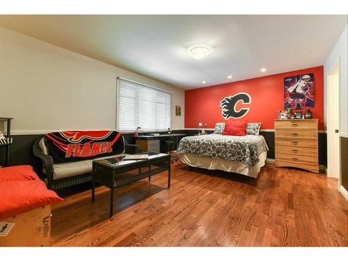 6948 Livingstone Drive Sw, Calgary, AB - Indoor Photo Showing Bedroom