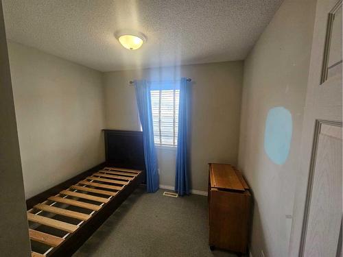 58 Royal Birch Villas Nw, Calgary, AB - Indoor Photo Showing Bedroom