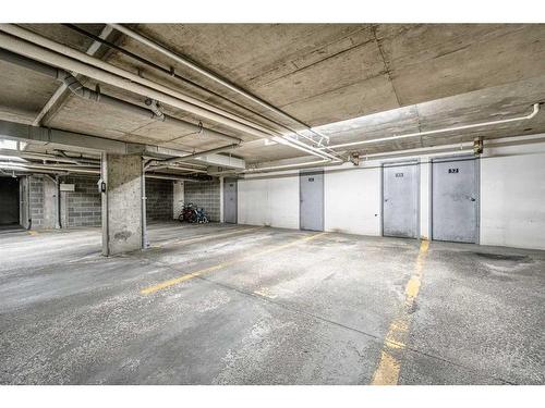5308-70 Panamount Drive Nw, Calgary, AB - Indoor Photo Showing Garage
