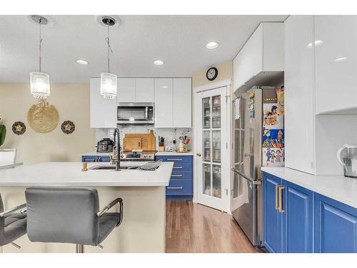 61 Everwillow Boulevard Sw, Calgary, AB - Indoor Photo Showing Kitchen With Upgraded Kitchen