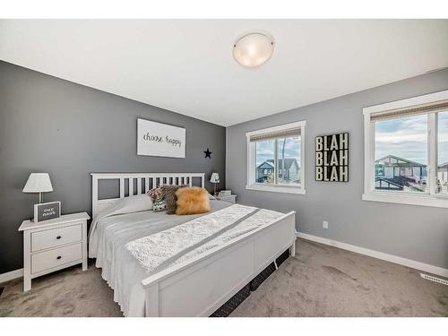 1049 Kingston Crescent Se, Airdrie, AB - Indoor Photo Showing Bedroom