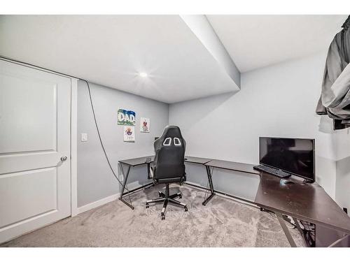 1049 Kingston Crescent Se, Airdrie, AB - Indoor Photo Showing Office