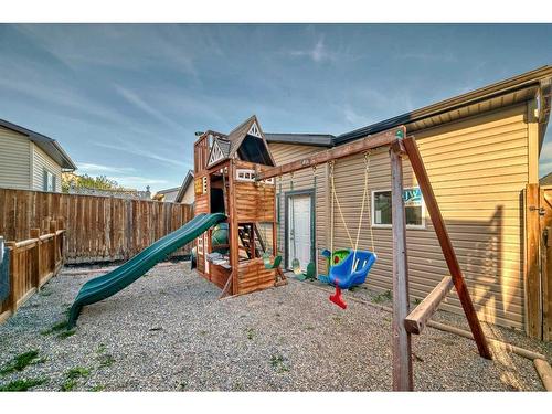1049 Kingston Crescent Se, Airdrie, AB - Outdoor With Exterior