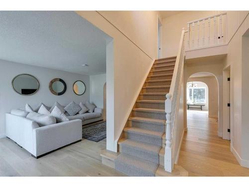 2199 Sirocco Drive Sw, Calgary, AB - Indoor Photo Showing Other Room