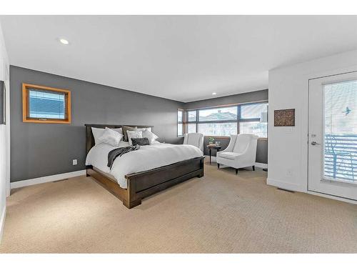 914 8 Avenue Se, Calgary, AB - Indoor Photo Showing Bedroom