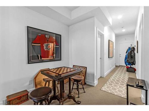 914 8 Avenue Se, Calgary, AB - Indoor Photo Showing Other Room