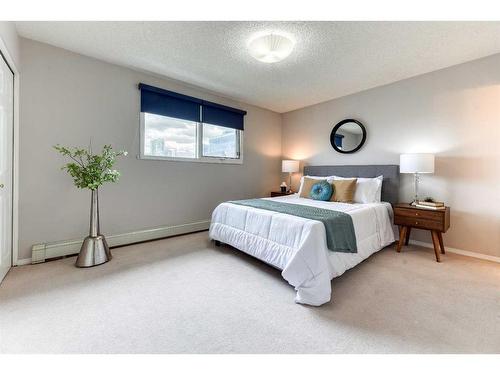 14-635 Marsh Road Ne, Calgary, AB - Indoor Photo Showing Bedroom