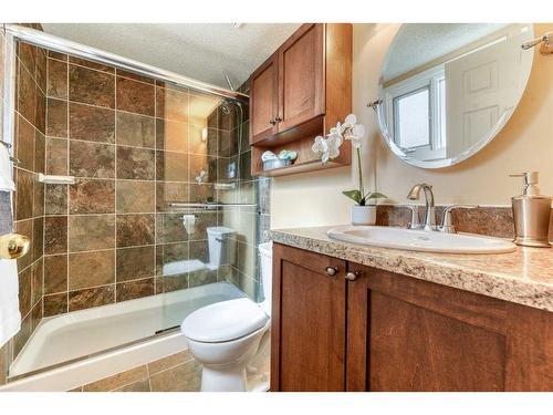 14-635 Marsh Road Ne, Calgary, AB - Indoor Photo Showing Bathroom