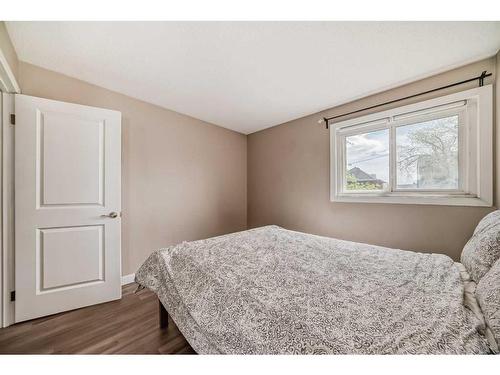 203-1817 16 Street Sw, Calgary, AB - Indoor Photo Showing Bedroom