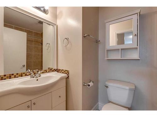 403-1817 11 Avenue Sw, Calgary, AB - Indoor Photo Showing Bathroom