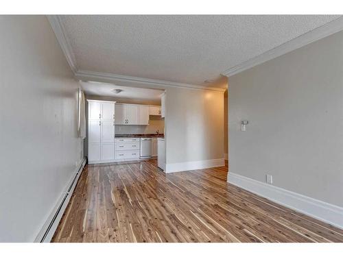 403-1817 11 Avenue Sw, Calgary, AB - Indoor Photo Showing Kitchen