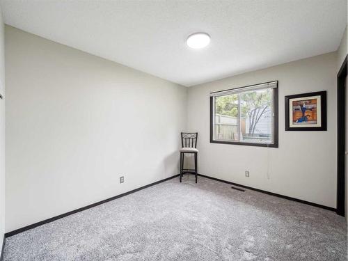 395 Cantrell Drive Sw, Calgary, AB - Indoor Photo Showing Other Room