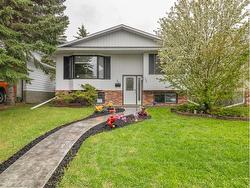 395 Cantrell Drive SW Calgary, AB T2W 2T2